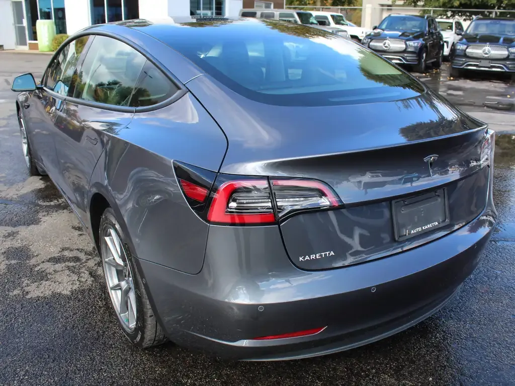 Tesla Model 3 2022 photo 3