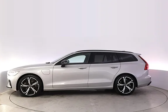 Volvo V60 2023 photo 2