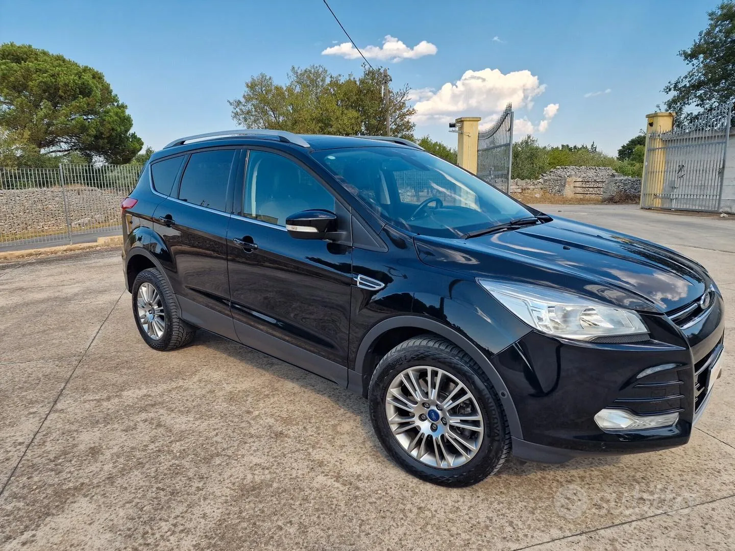 Ford Kuga 2014 photo 2