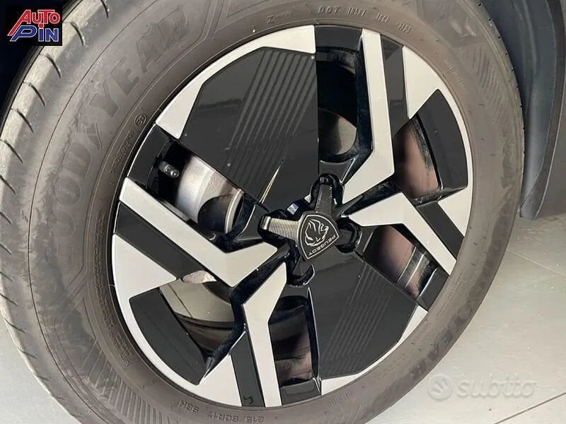 Peugeot 2008 2025 photo 5