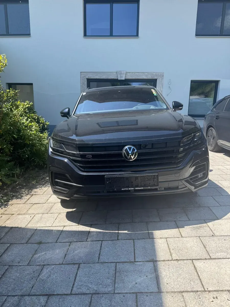 Volkswagen Touareg 2021 photo 2