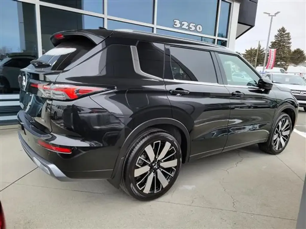 Mitsubishi Outlander 2026 photo 4