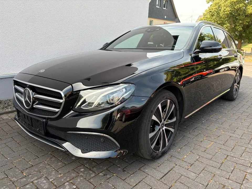 Mercedes-Benz E 220 T Avantgarde 9G 4Matic