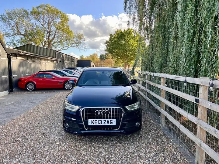 Audi Q3 2013 photo 2