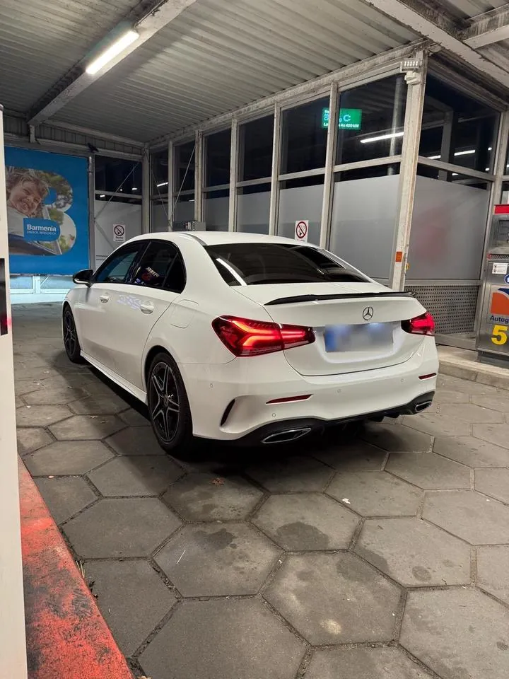 Mercedes-Benz A200
