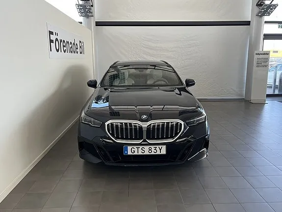BMW 530E 2026 photo 2