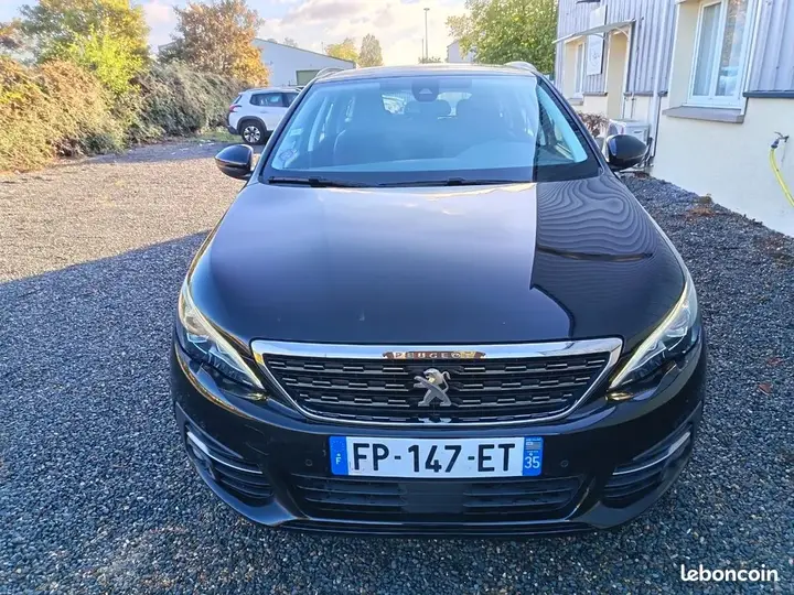 Peugeot 308 2019 photo 2