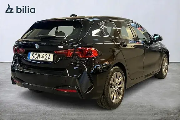 BMW 120 2026 photo 2