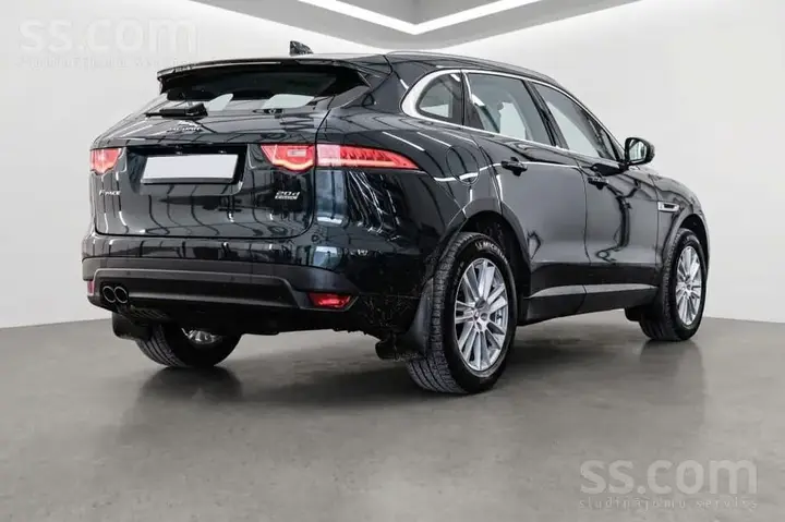 Jaguar F-Pace 2016 photo 3