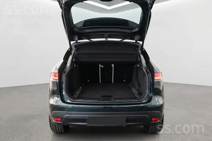 Jaguar F-Pace 2016 photo 4