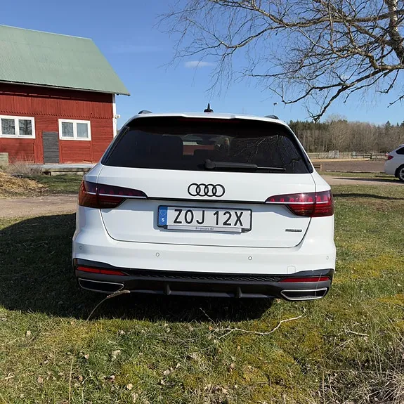 Audi A4 2022 photo 4