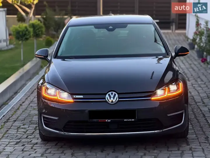 Volkswagen E-Golf 2020 photo 2