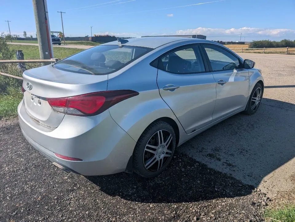 Hyundai Elantra 2016 photo 3