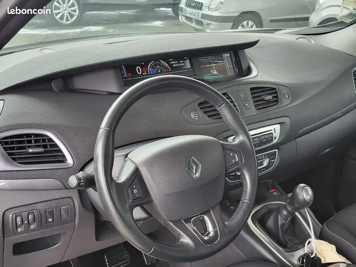 Renault Megane 2015 photo 2