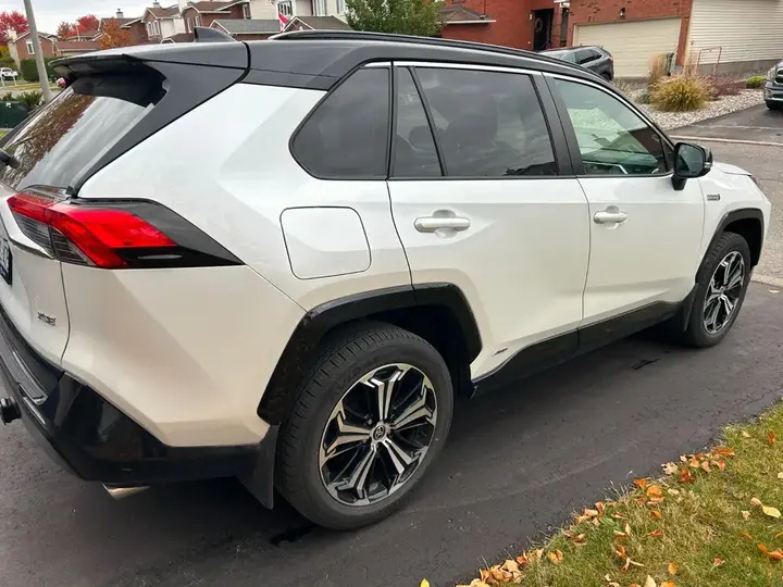 Toyota Rav4 2024 photo 2