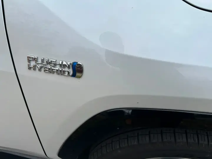 Toyota Rav4 2024 photo 3