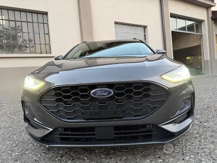 Ford Focus 2023 photo 2