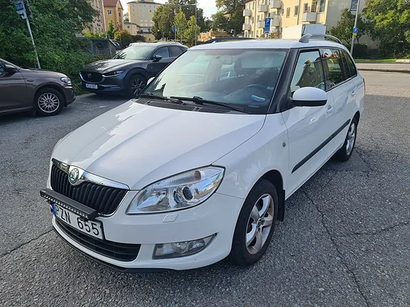 Skoda Fabia 2012 photo 3