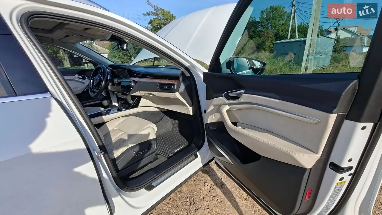 Audi E-Tron 2020 photo 2