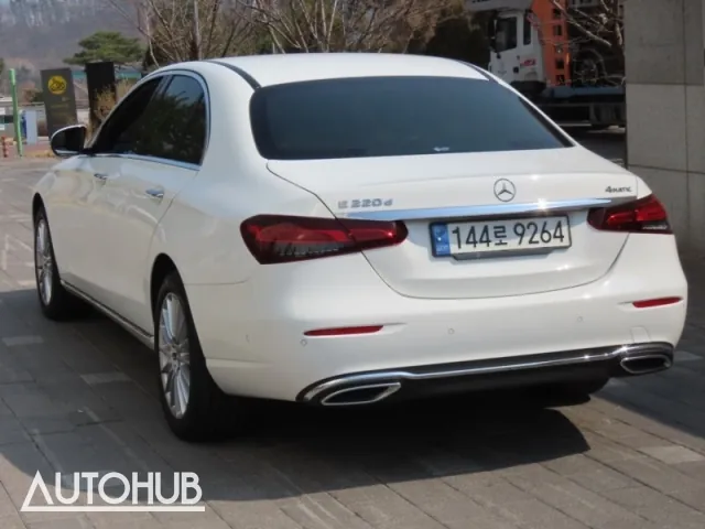 Mercedes-Benz E-Class 2022 photo 4