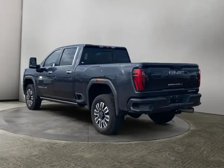 GMC Sierra 3500Hd 2024 photo 3