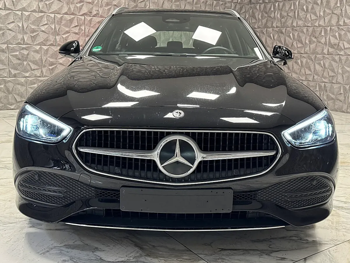 Mercedes-Benz C-Class 2024 photo 2