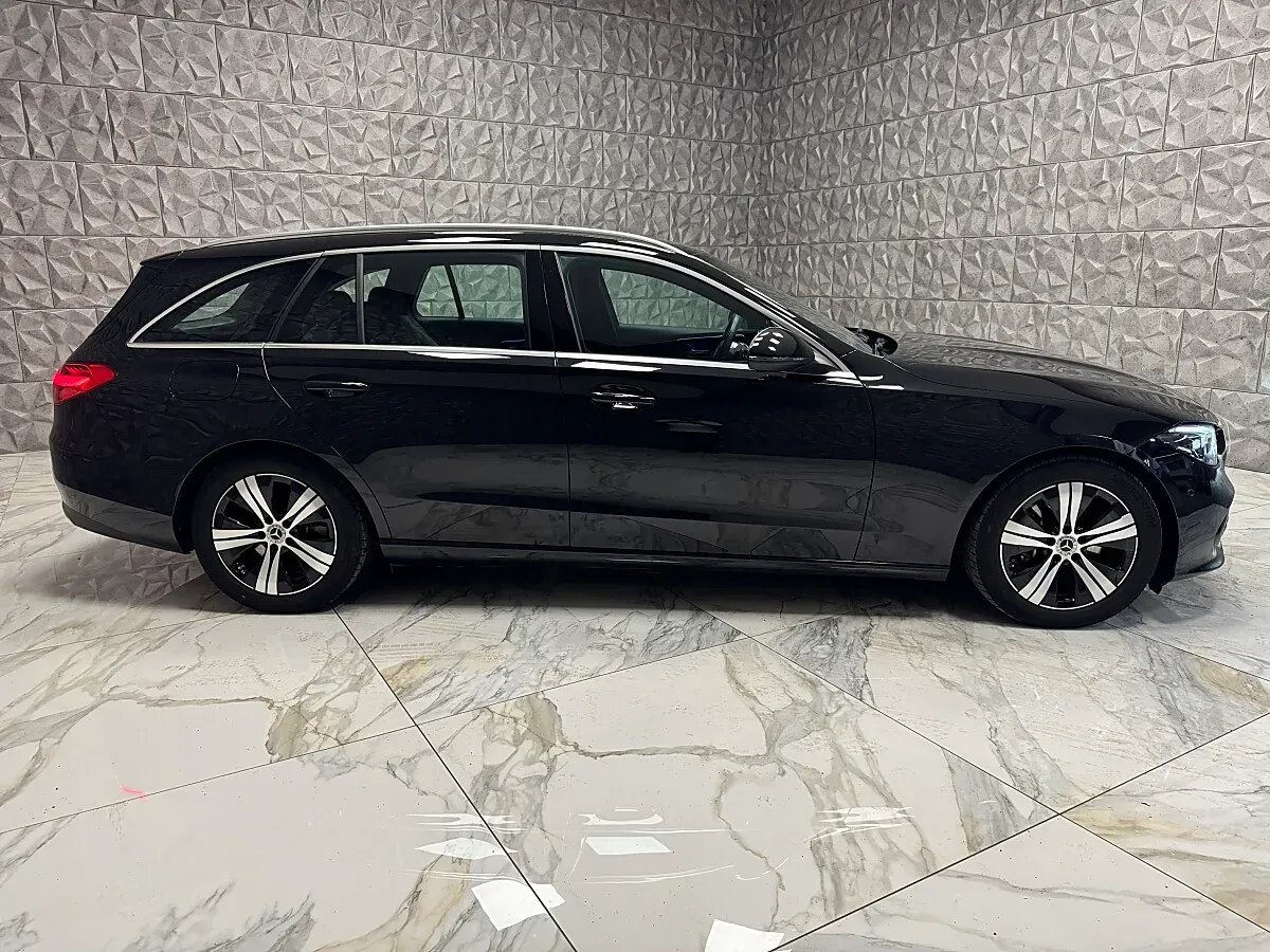 Mercedes-Benz C-Class 2024 photo 3