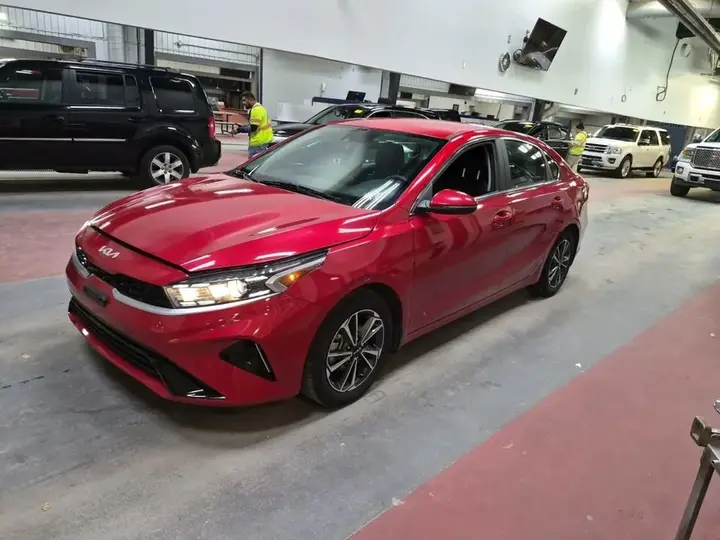 Kia Forte 2023 photo 2