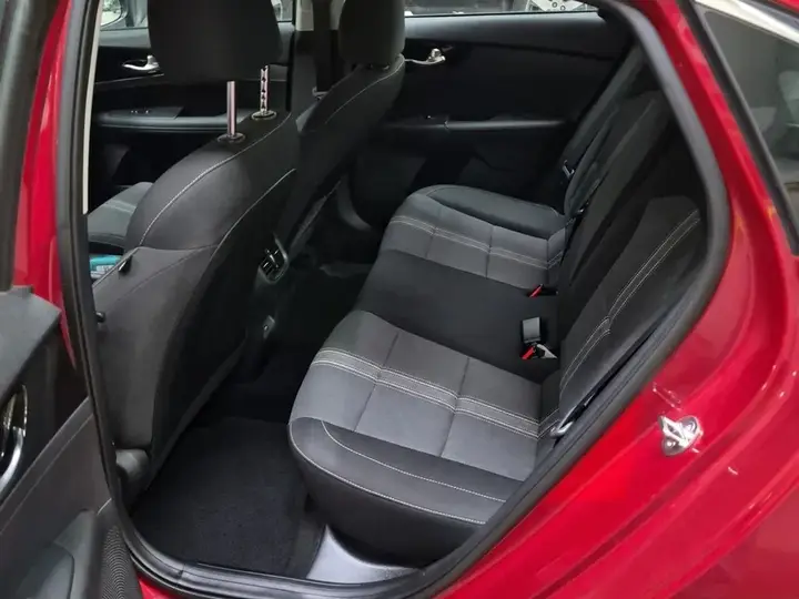 Kia Forte 2023 photo 4