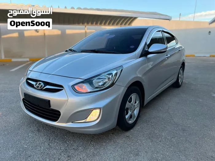 Hyundai Accent 2013 photo 2