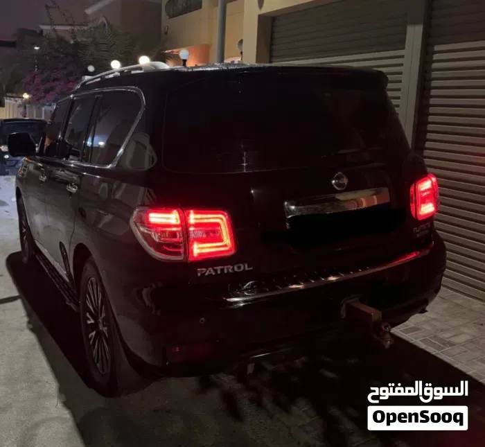 Nissan Patrol 2011 photo 3