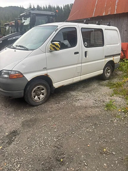 Toyota Hiace 2005 photo 2