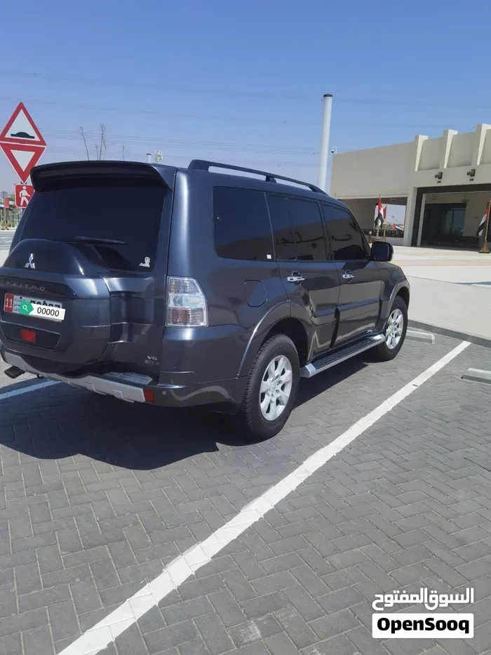 Mitsubishi Pajero 2017 photo 3