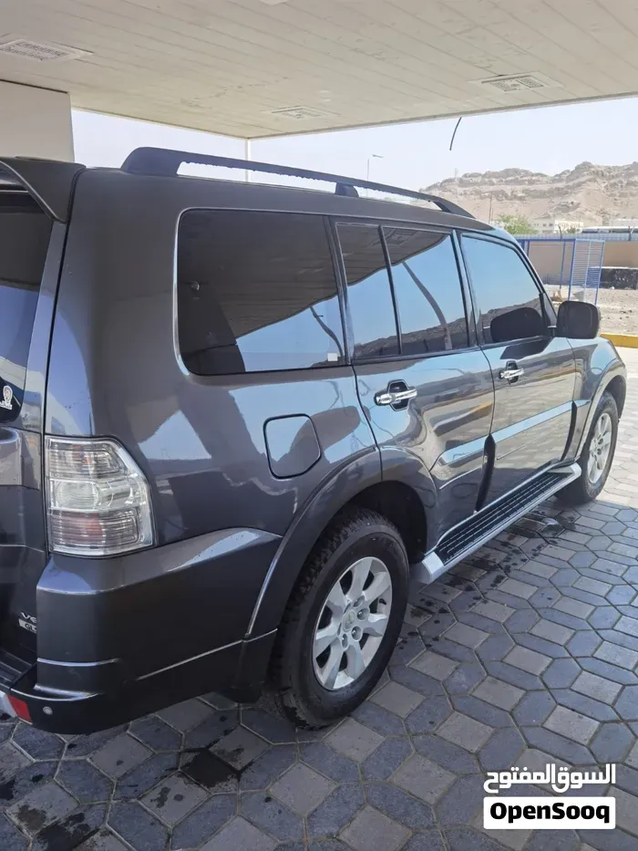 Mitsubishi Pajero 2017 photo 4