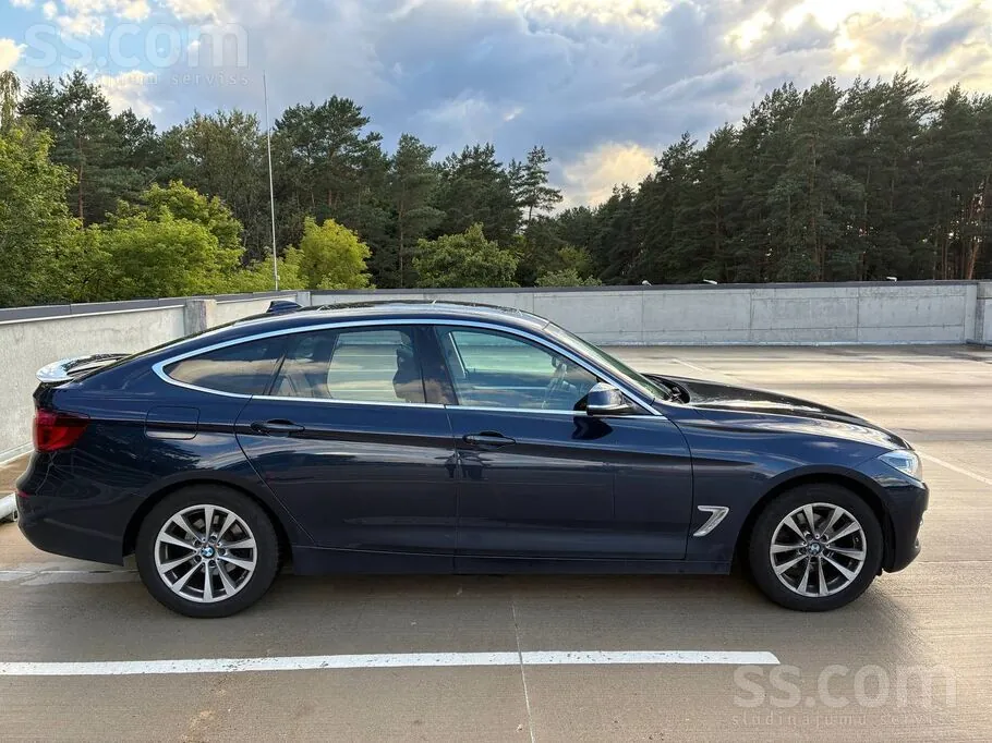BMW 320I 2020 photo 3