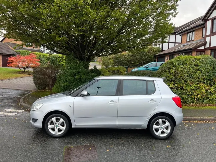 Skoda Fabia 2012 photo 5