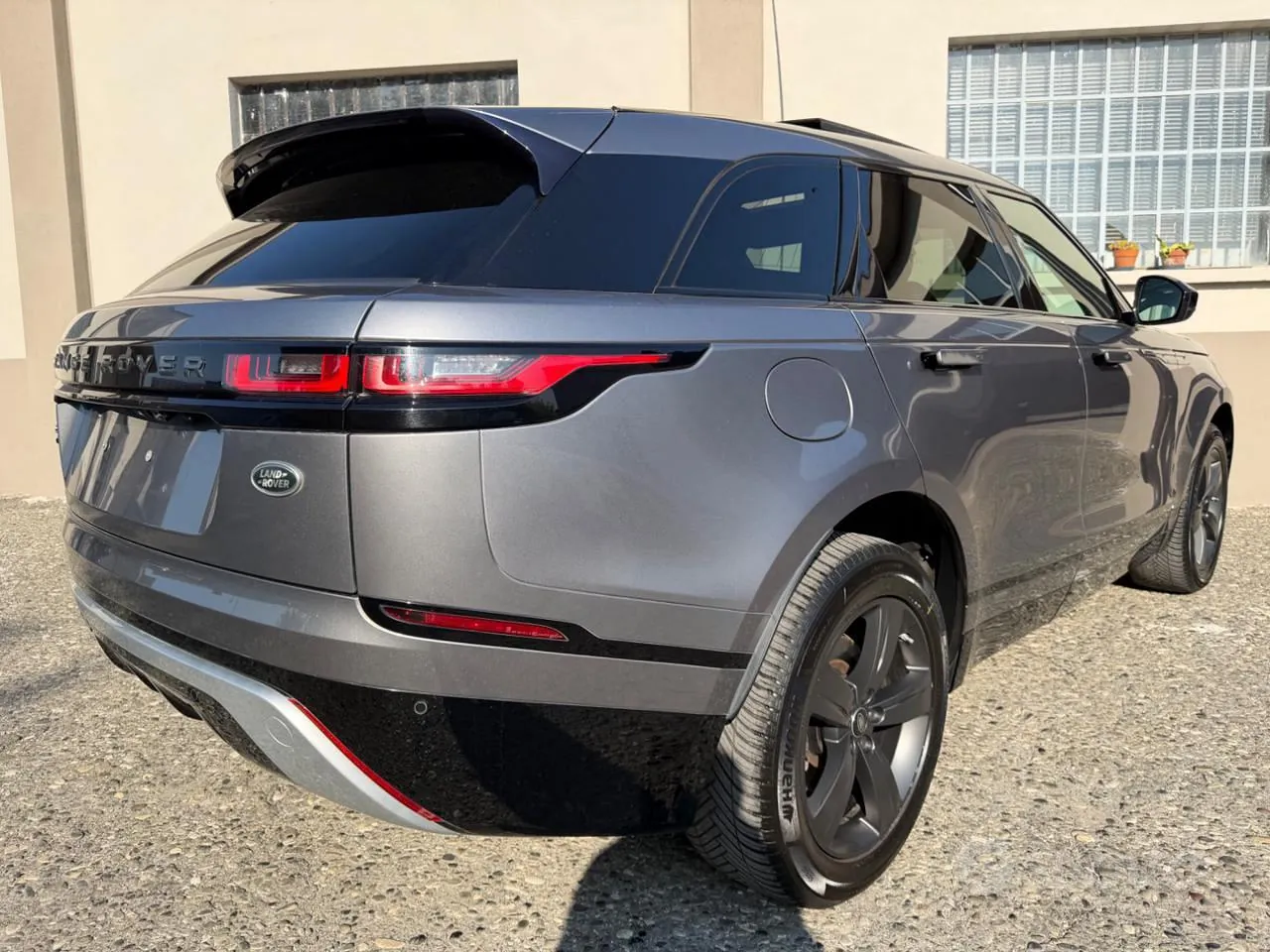 Land Rover Range Rover Velar 2020 photo 4