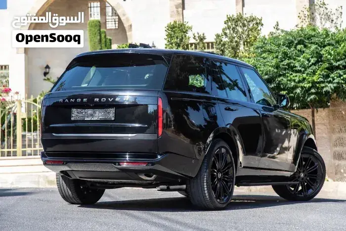 Land Rover Range Rover Vogue 2025 photo 2
