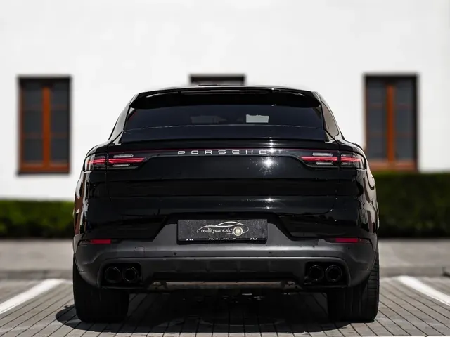 Porsche Cayenne 2023 photo 4