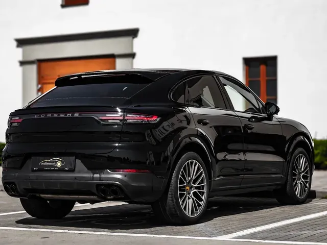 Porsche Cayenne 2023 photo 3