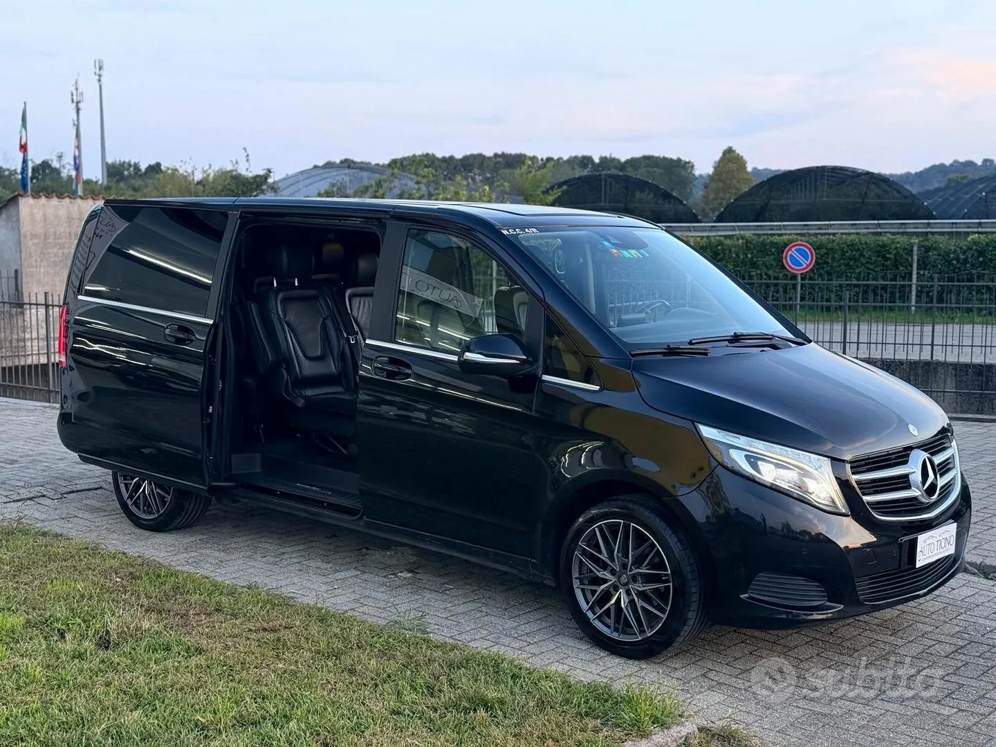 Mercedes-Benz V 2014 photo 3