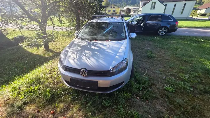 Volkswagen Golf 2011 photo 2