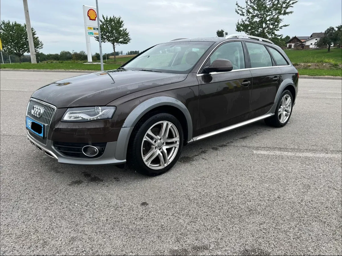 Audi A4 Allroad 2010 photo 2