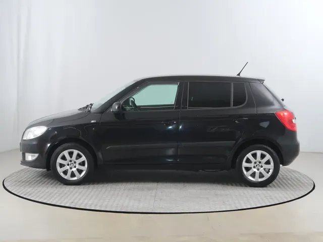 Skoda Fabia 2014 photo 2