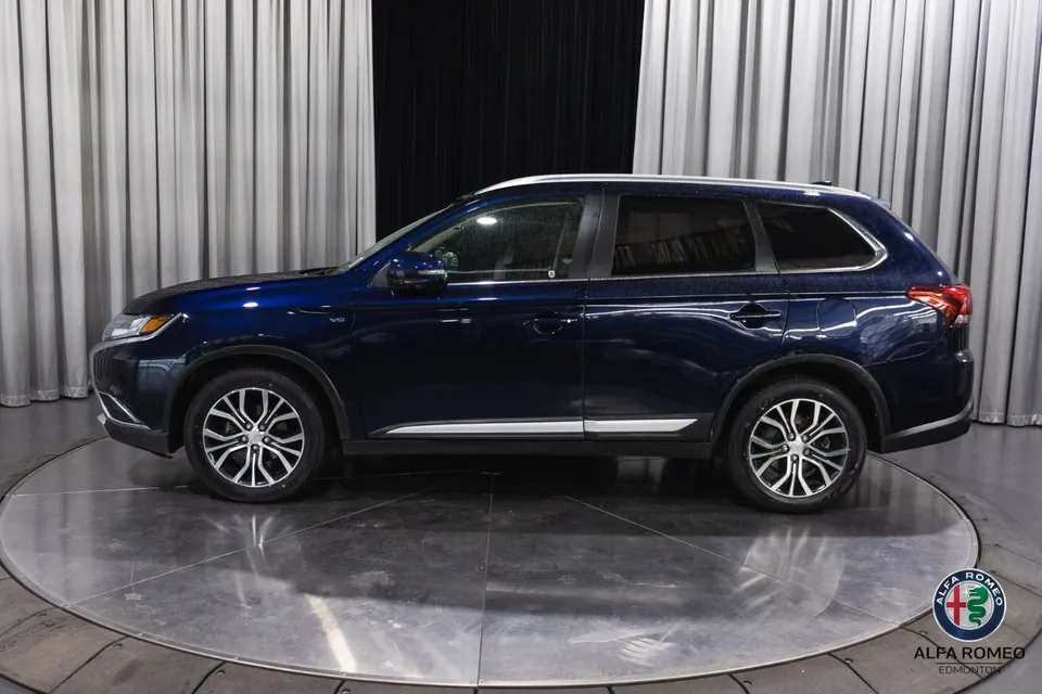 Mitsubishi Outlander 2018 photo 2
