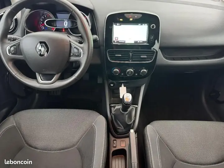 Renault Clio 2020 photo 2