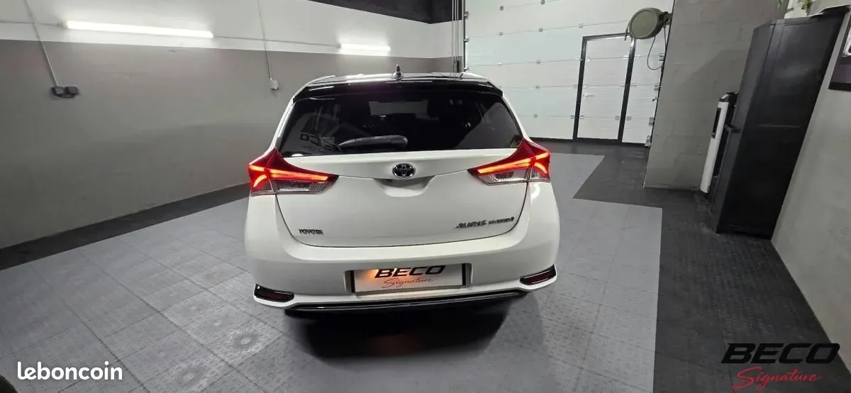 Toyota Auris 2015 photo 5