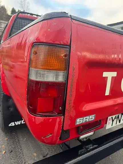 Toyota Hilux 1997 photo 5