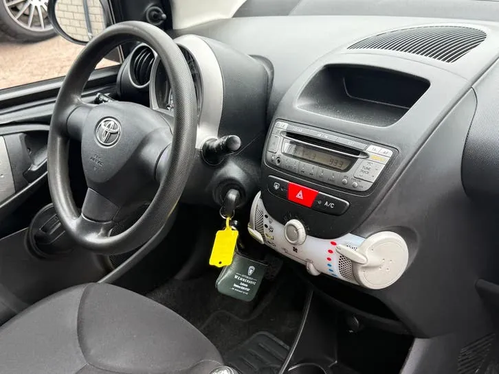 Toyota Aygo 2012 photo 2