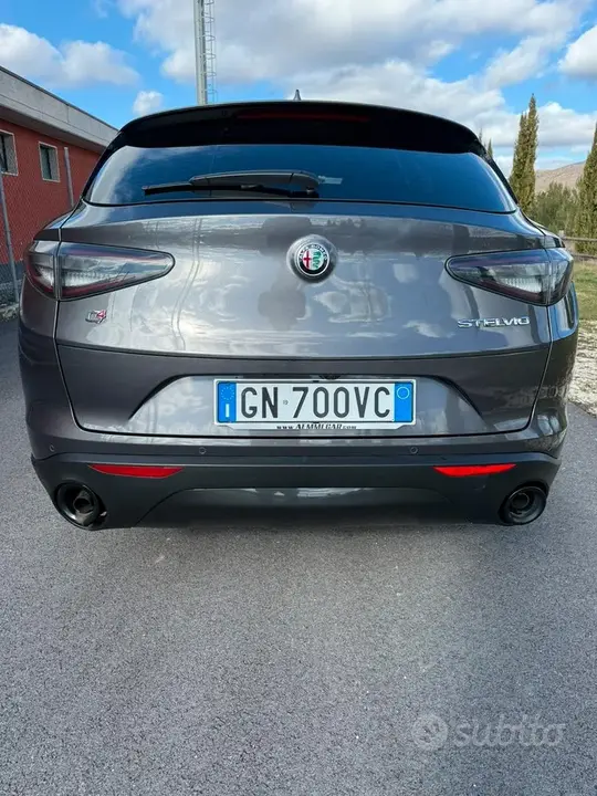 Alfa Romeo Stelvio 2023 photo 2
